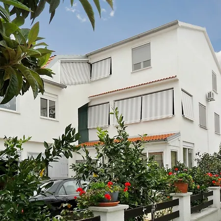 Dalmatian Coast W/ Garden & Sea View, Near - Moments F Apartment Zadar